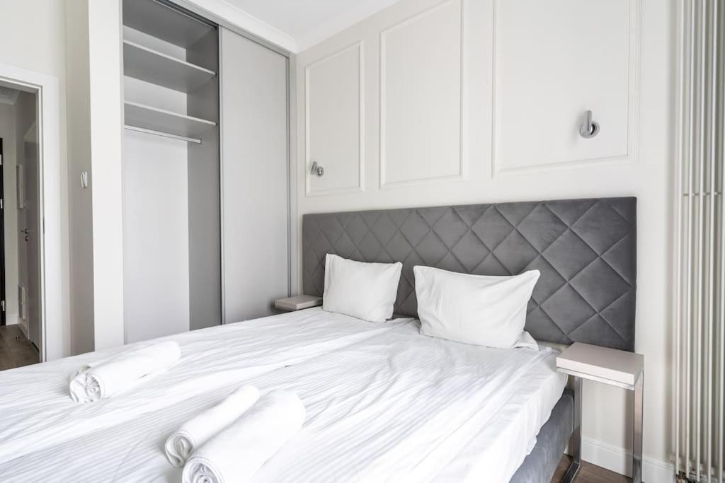 Chic & Luxury Apartment By Mennica Residence Varşova Dış mekan fotoğraf