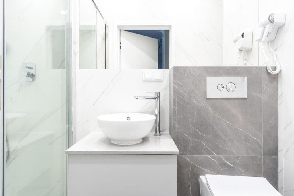 Chic & Luxury Apartment By Mennica Residence Varşova Dış mekan fotoğraf